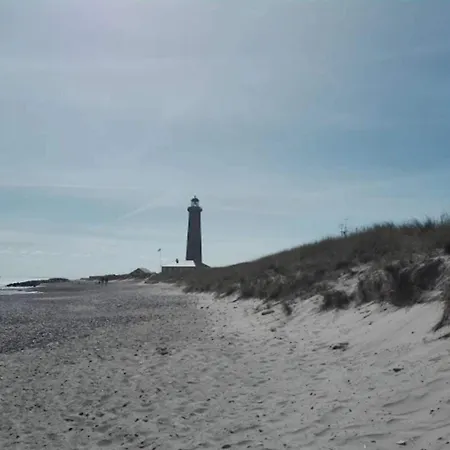 8 Person In Skagen-by Traum