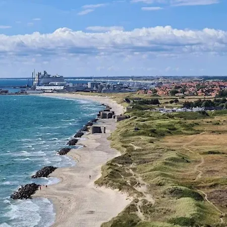 8 Person In Skagen-by Traum