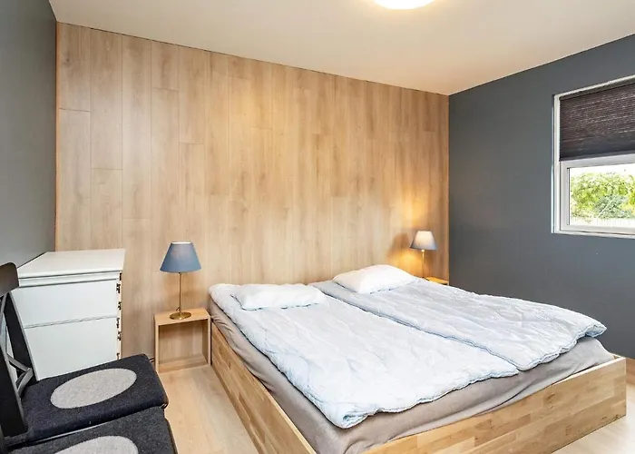 8 Person In Skagen-by Traum *