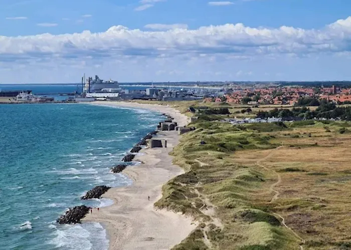 8 Person In Skagen-by Traum